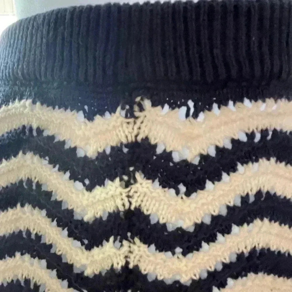 Side Split Hem Crochet Skirt - Picture 3 of 10